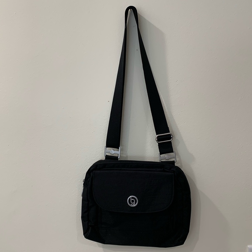 Baggallini crossbody black purse.